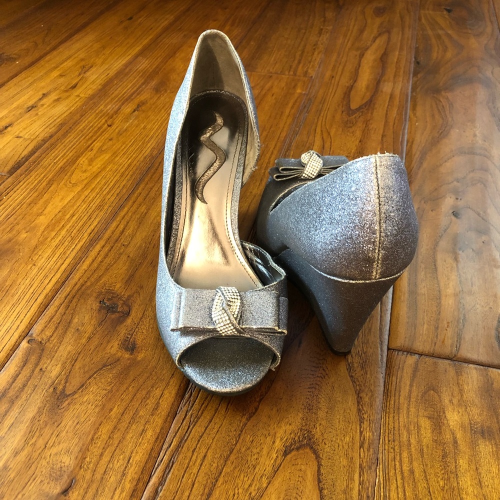 Heels - Picture 2 of 5